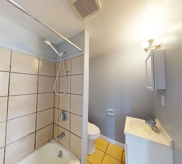 139 N Water Ave #1 — Photo 8
