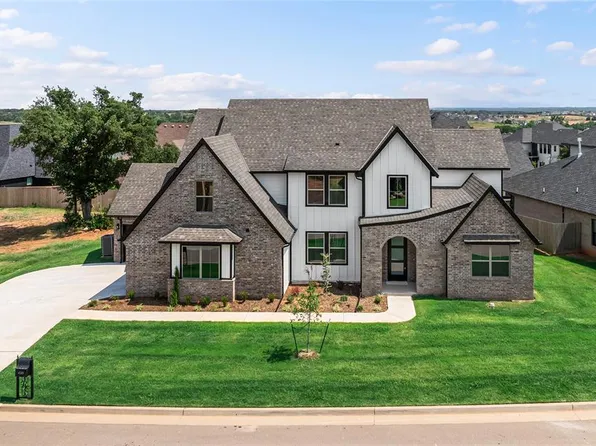 4528 Maple Ridge Dr, Edmond, OK 73034