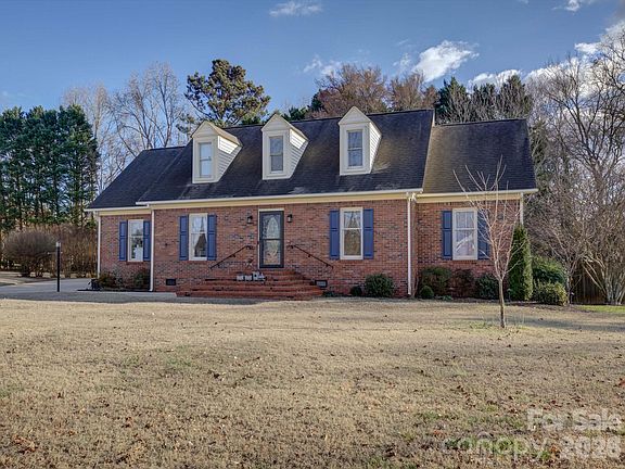 2nd image of 4613 Amberside Dr