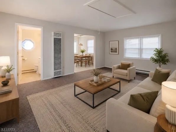 88 Trinity St, Newton, NJ 07860
