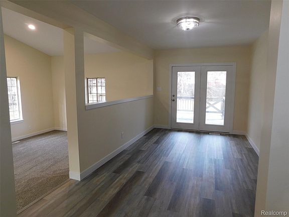 5th image of 1444 W Lake Rd