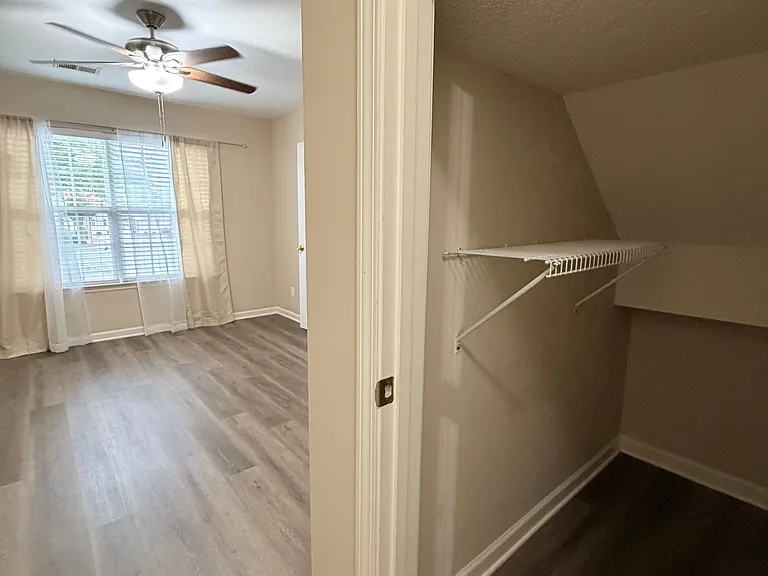 210 Bridford Downs Dr — Photo 11