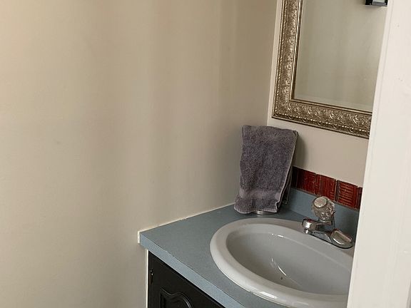 Laundry/Mud Room Half Bath
