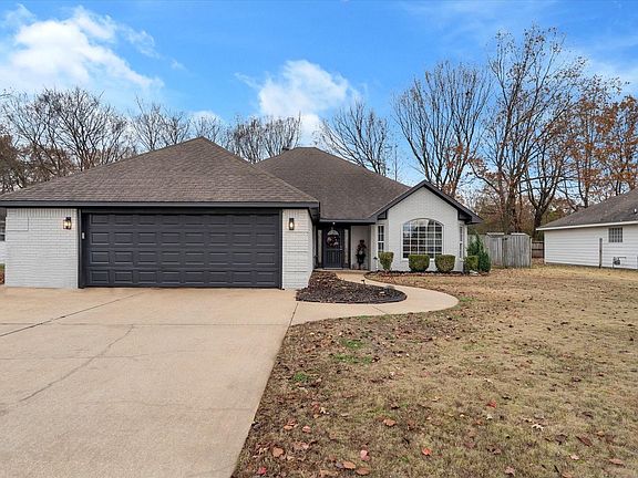 2nd image of 4729 Lonoke Ln