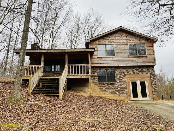 1st image of 121 Woodland Grove Dr