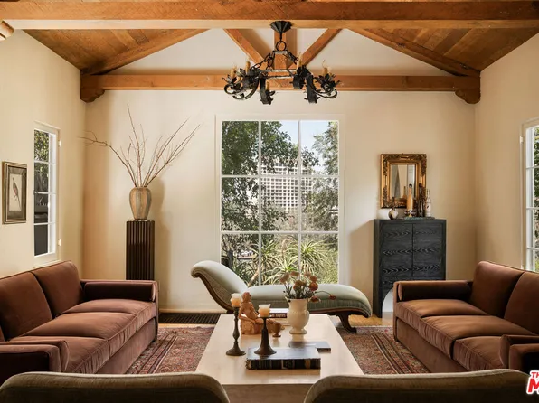 3895 Fredonia Dr, Los Angeles, CA 90068
