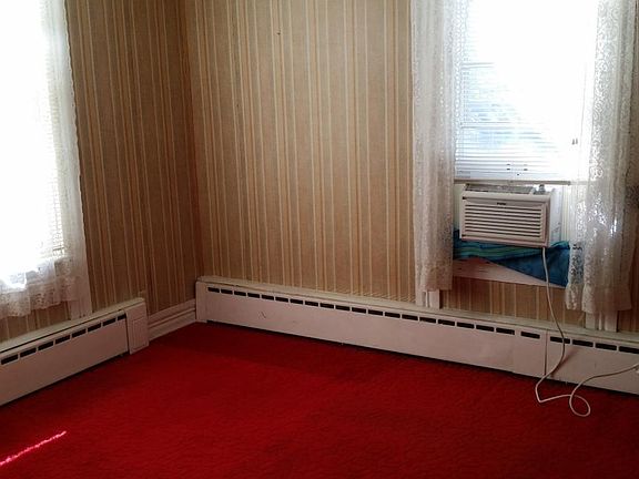 2nd image of 603 N Walnut St