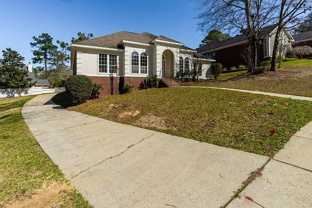 6762 Biltmore Ct — Photo 3