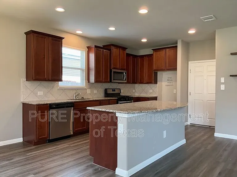 140 Earl Keen St — Photo 10