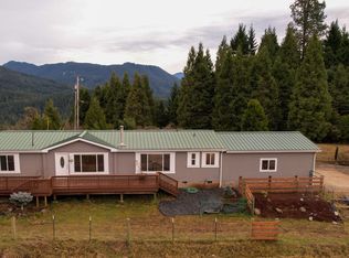 48846 McFarland Rd, Oakridge, OR 97463