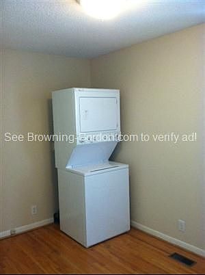 4th image of 2703 W Linden Ave #A