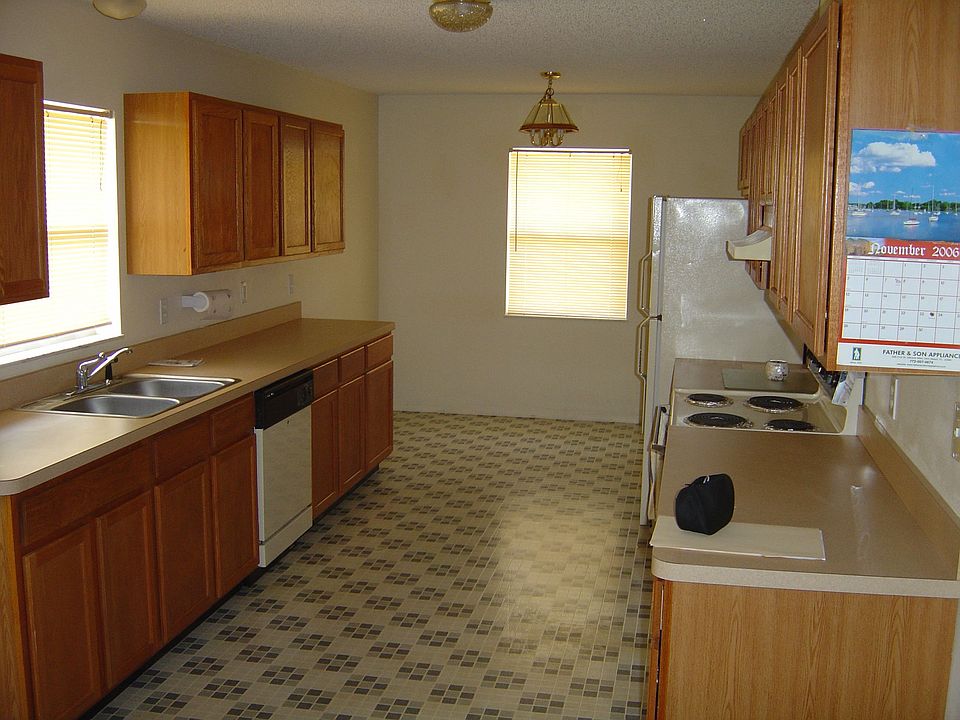 2nd image of 445 Columbus St