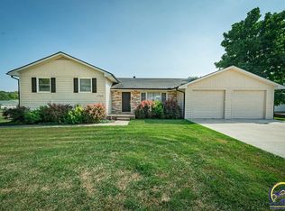 1749 NW 39th St, Topeka, KS 66618