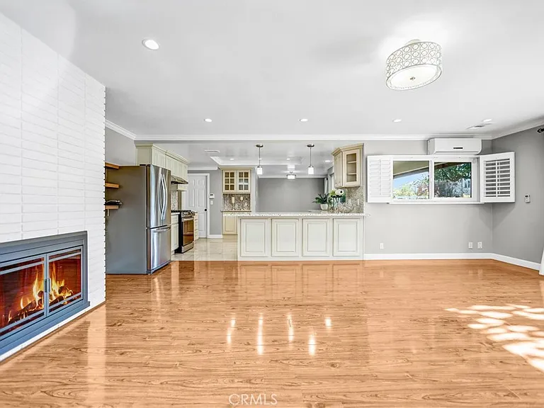 452 W Winnie Way — Photo 6
