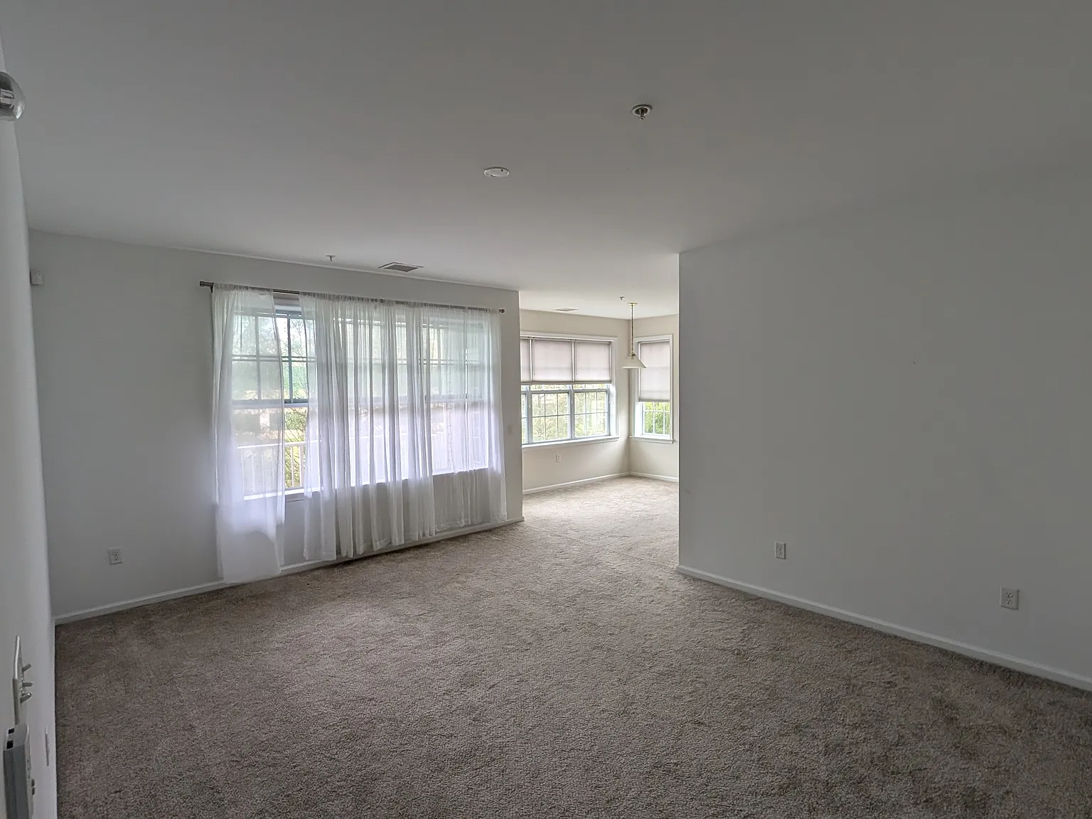 2 bed, 1446 sqft, $2,400 — Photo 2