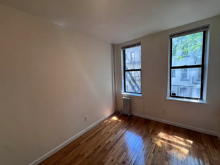 312 E 93rd St #4E — Photo 3