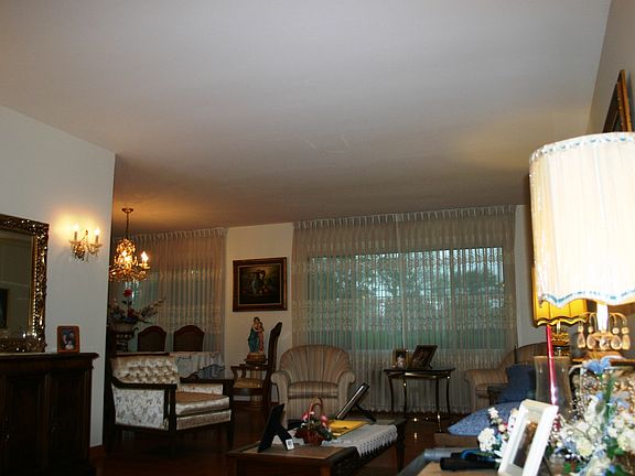 4th image of 40 W Kathleen Dr