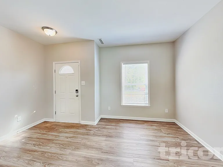 807 Chastain Ave — Photo 4