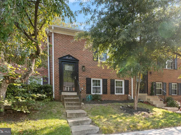 1007 Victoria Pl, Waldorf, MD 20602