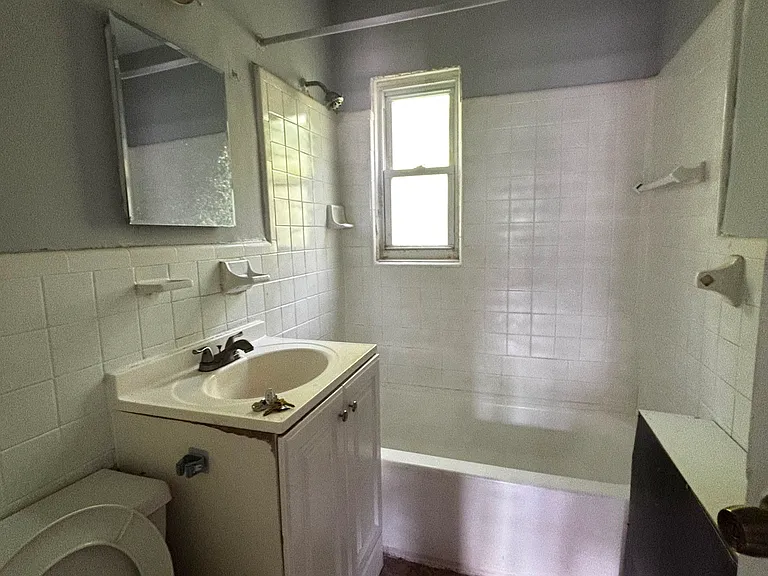 70 Crawford St #14 — Photo 7