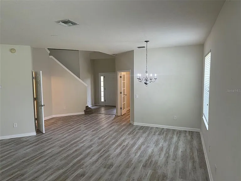 5097 SW 40th Pl — Photo 2