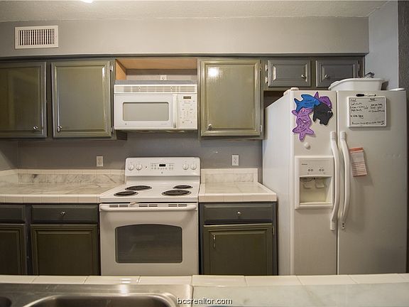 5th image of 2800 Longmire Dr APT 21