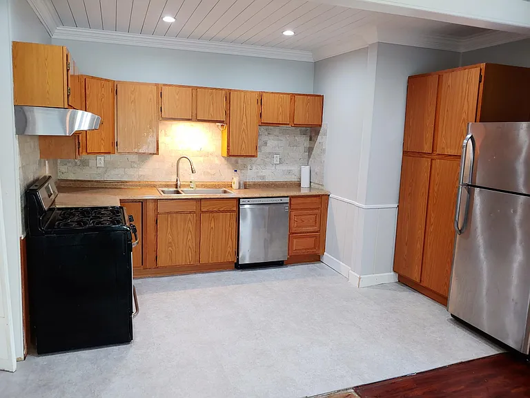 80 Richmond Ave #2 — Photo 2