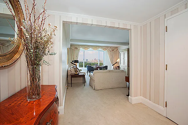 Sold by CitiSuites International Realty | media 1