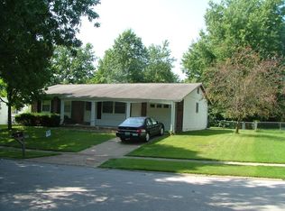 576 Golfwood Dr, Ballwin, MO