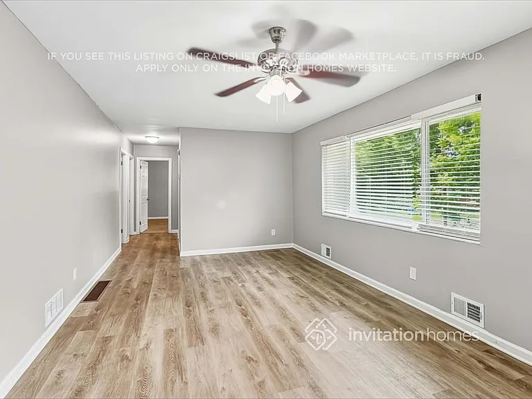 8490 Meadowbrook Dr — Photo 4