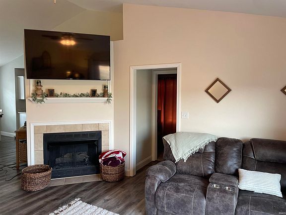 3rd image of 3630 Five Oaks Dr