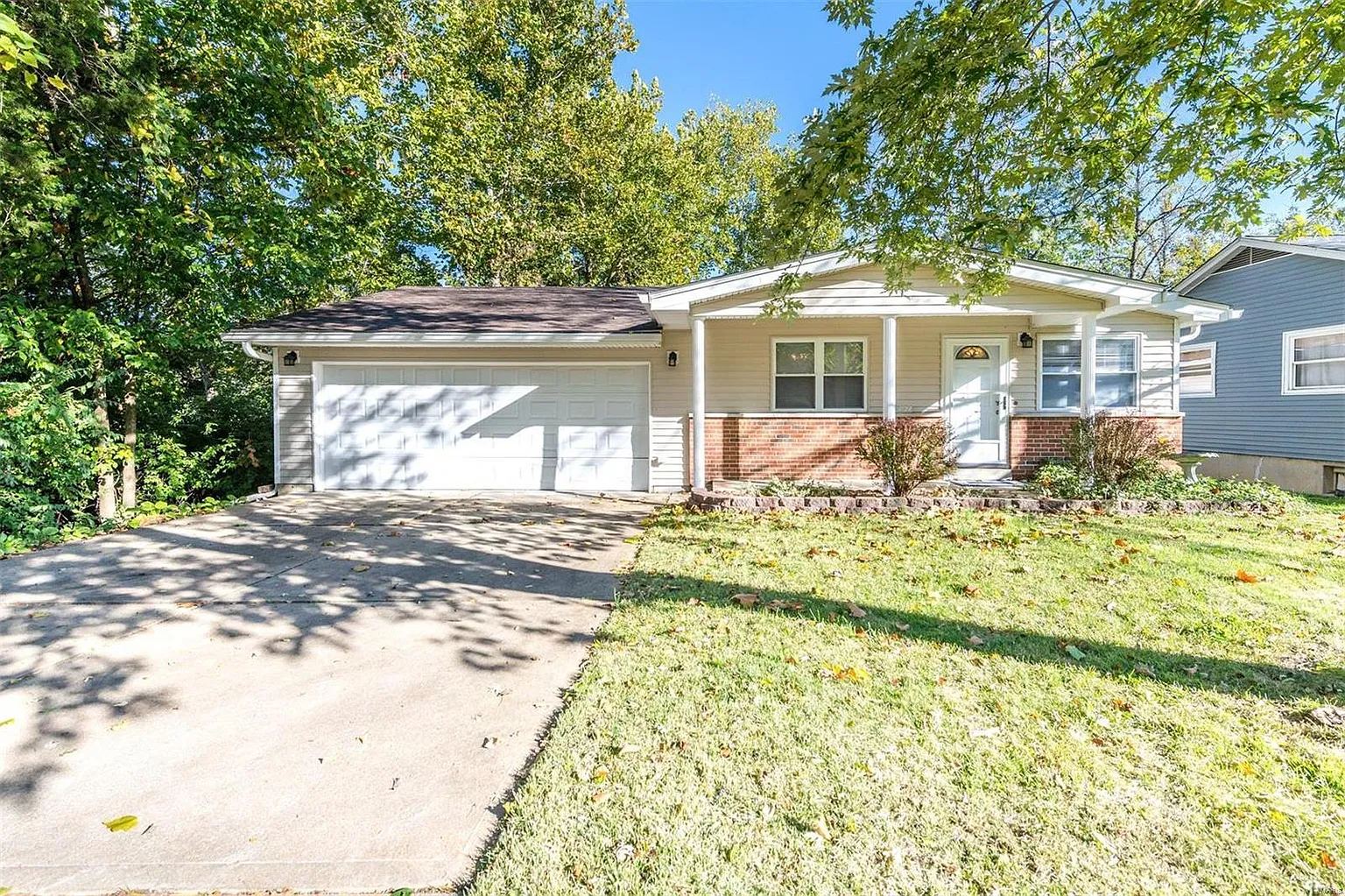 10827 Canter Way Dr photo 1