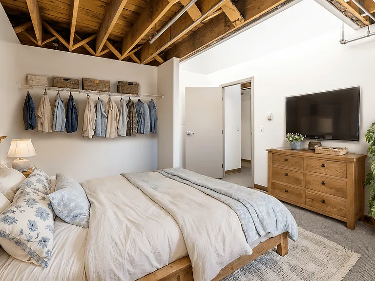 Mercantile Housing — Photo 16