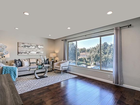 3rd image of 410 Auburn Way APT 39
