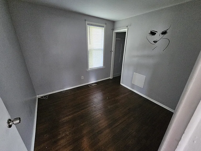 25052 Comfort St — Photo 8