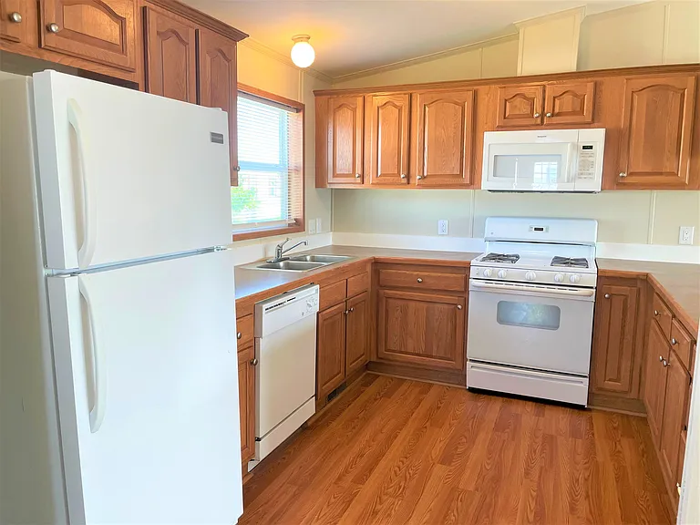 Westbridge Manor — Photo 238