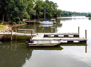 10 Pine Point Rd, Lake Wylie, SC 29710