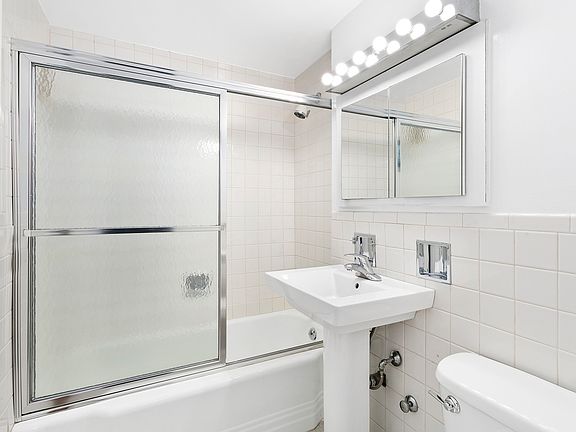4th image of 345 E 56th St Unit 15-A