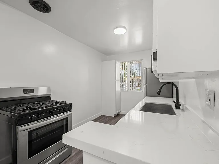 3933 Nicolet Ave — Photo 5