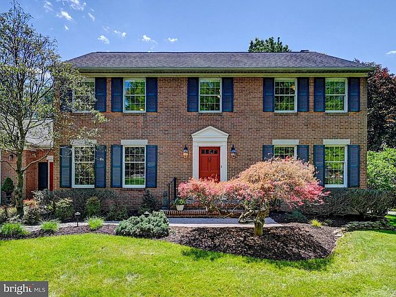 2nd image of 3804 Graceland Ct