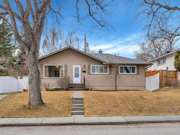 15 E Hartford Rd NW, Calgary, AB T2K 2A4
