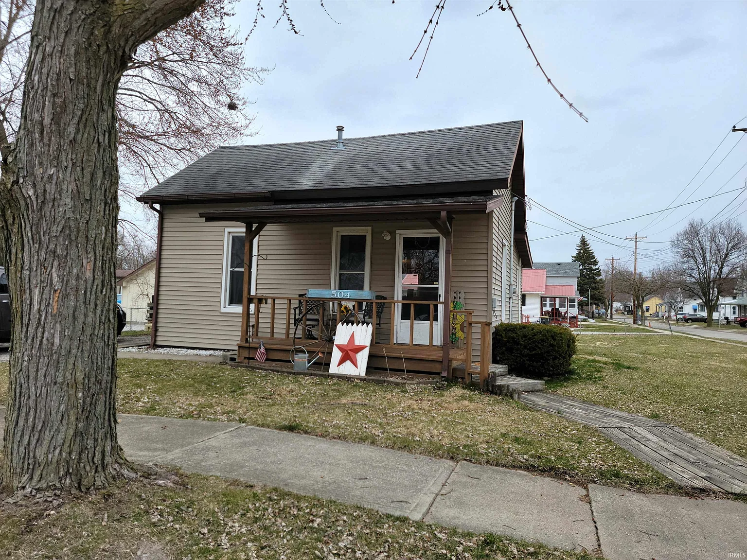 504 N Wood St photo 1