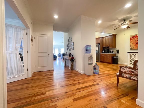 3rd image of 295 Vista Links Dr