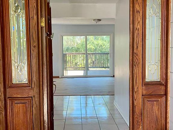 2nd image of 536 Whitecliff Dr