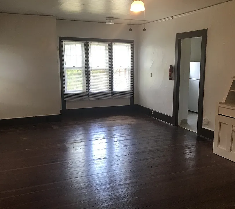 112A-146 NW 12th St