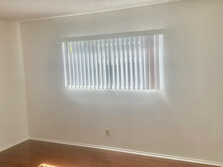 21815 Saticoy St #35 — Photo 22