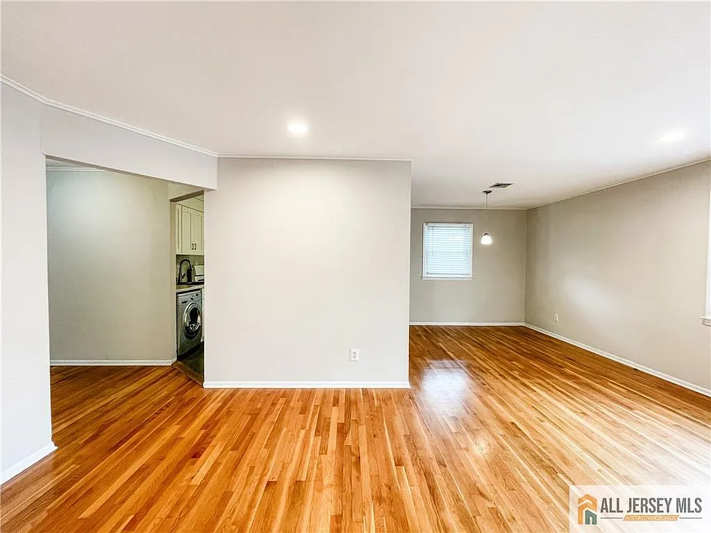 2 bed, 1.0 bath, $2,300 — Photo 2