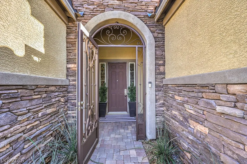 3 bed, 3.5 bath, 3137 sqft, $3,900 — Photo 4
