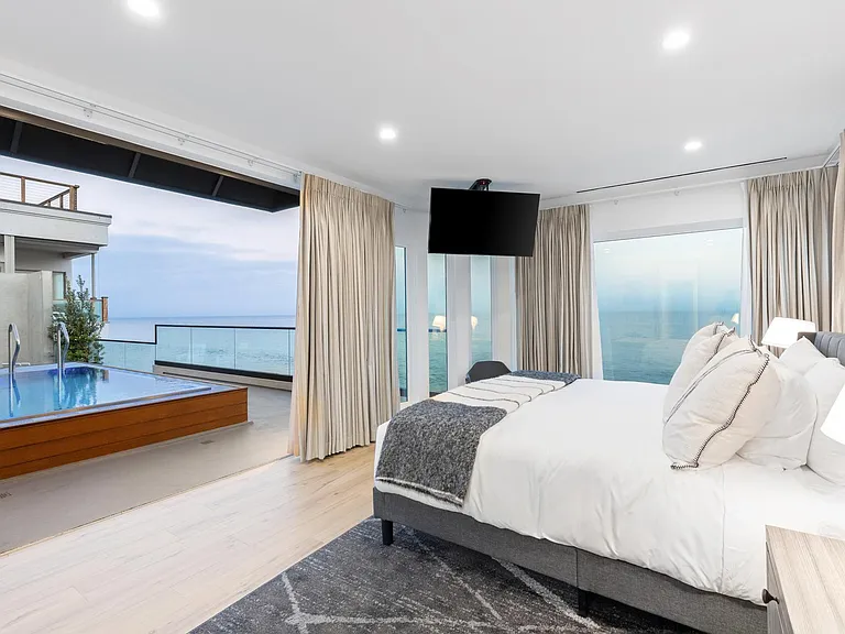 Private jacuzzi tub off of your master bedroom oceanside suite.