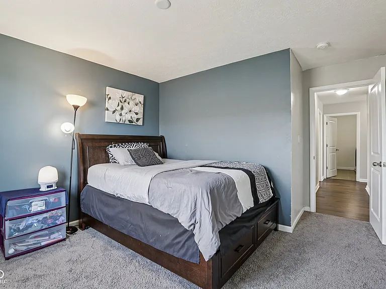 6673 Laurelwood Dr — Photo 31